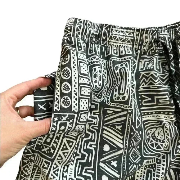 Quiksilver Men's Voodoo Volley Shorts Black White Pockets Drawstring EUC - Picture 4 of 12